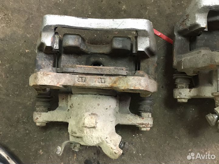 Суппорта задние Range Rover sport 2008 года