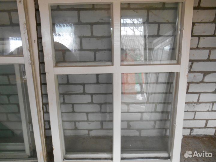 Рамы оконные деревянные б/у