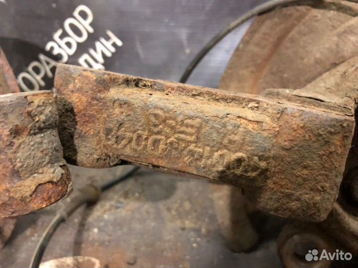 Кулак поворотный ступица Nissan Qashqai J10E 1.6