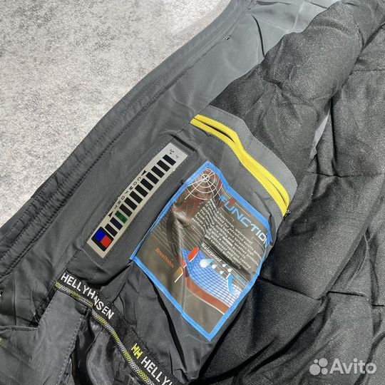 Зимня куртка Helly Hansen