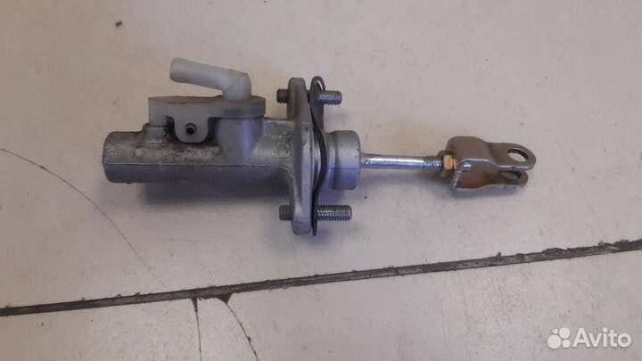 Цилиндр сцепления главный