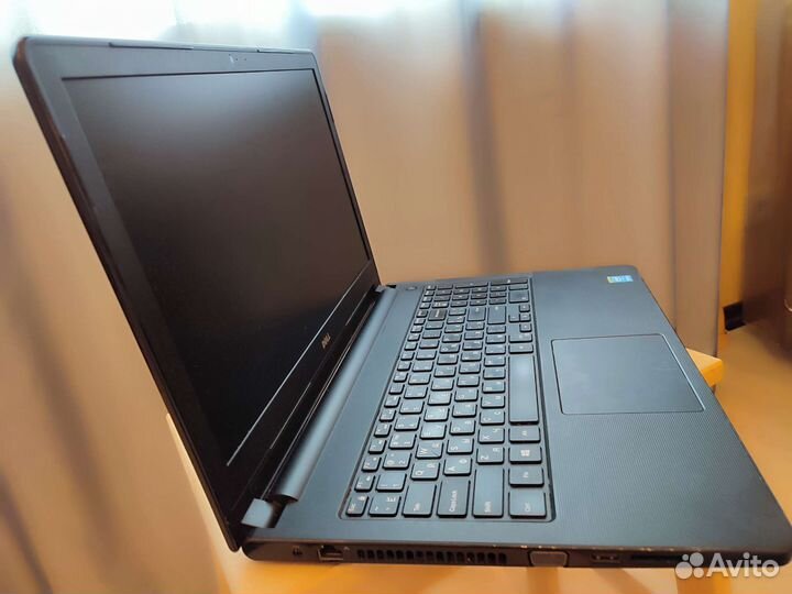 Ноутбук Dell Vostro 3558