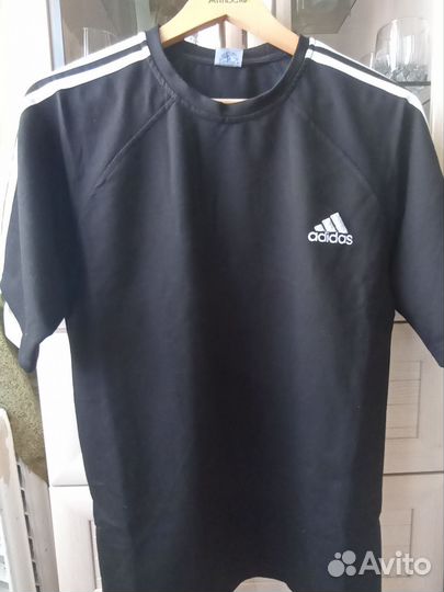 Костюм Adidas новый(футболка+ шорты), р. 50