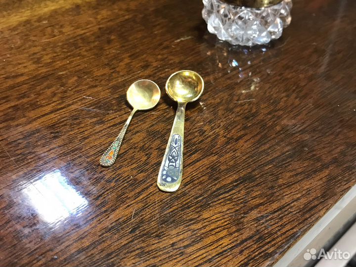 Солонка серебряная и сербряные ложки