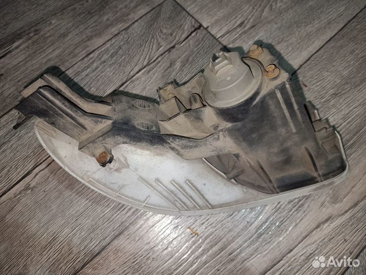 Фара противотуманная правая Nissan Cefiro A33