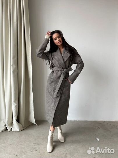 Пальто демисезонное в клетку 40