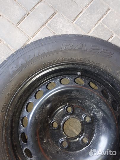 Продаются шины Hankook 205/65/R16C новые