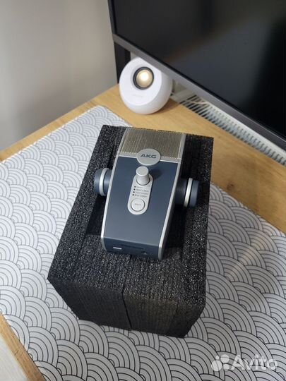 Микрофон AKG Lyra
