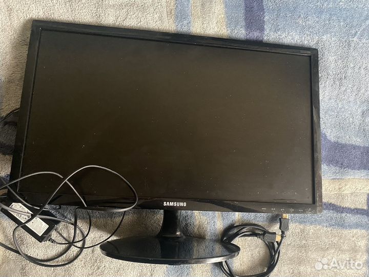 Монитор Samsung s24d300h