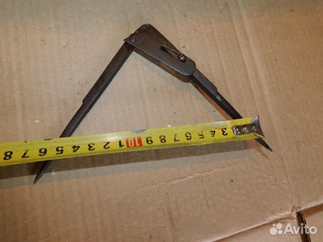 Старинный, столярный, кованный циркуль ри