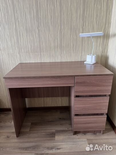 Письменный стол