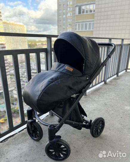 Коляска 3 в 1 с автолюлькой