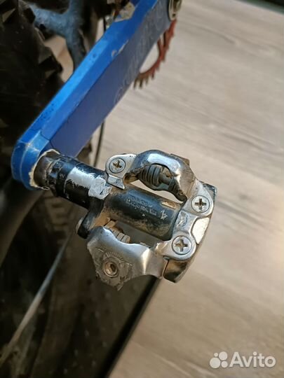 Контактный педали Shimano м520