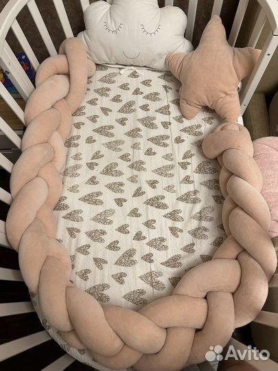 Бортики в кроватку: косичка+подушка