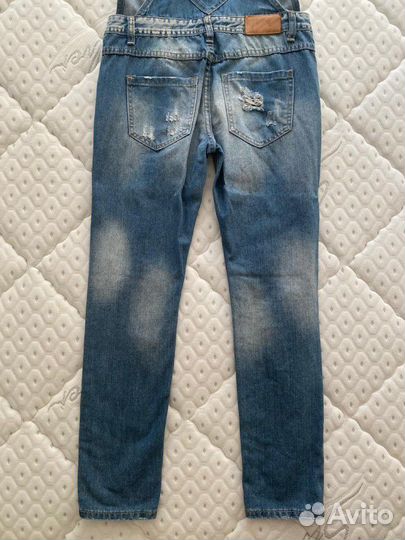 Джинсовый комбинезон 40-44 размер