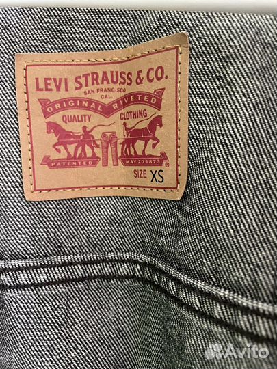 Джинсовая куртка levis