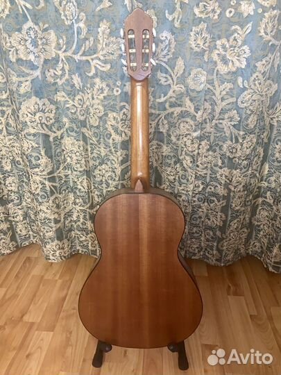 Классическая гитара ручной работы (размер 3/4)