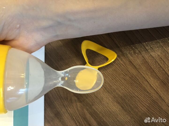 Бутылочка-ложечка для прикорма