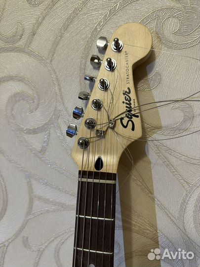 Электрогитара Fender Squier Stratocaster HSS