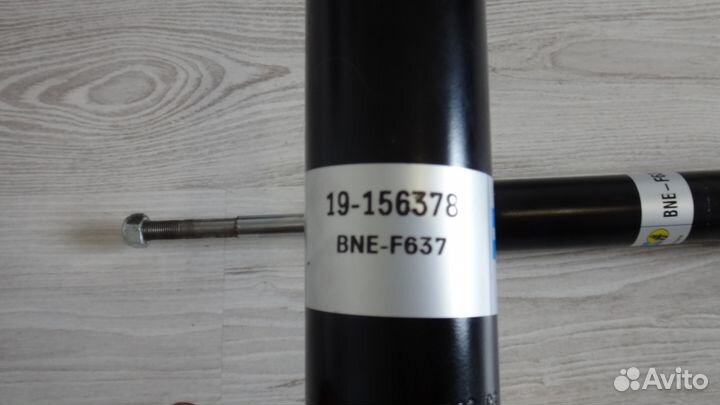 Стойка амортизатора задняя на toyota / lexus