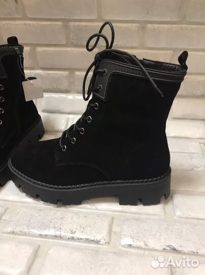 Новые зимние ботинки 41 размер нат.замша/шерсть