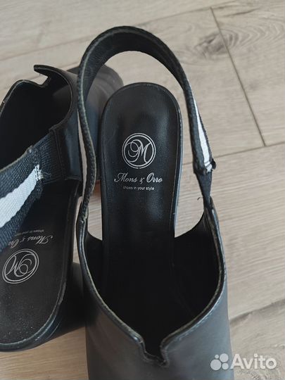 Босоножки женские