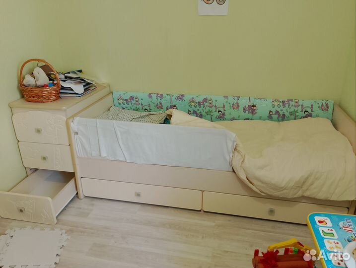Кровать Ульяна 2в1 с маятником