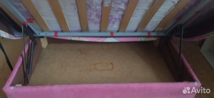 Диван для девочки, детский диван бу