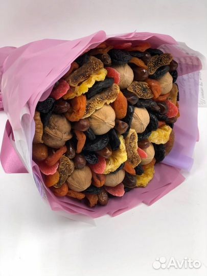Букет из сухофруктов и орехов