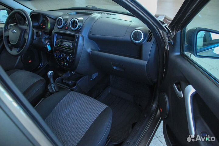 LADA Granta 1.6 МТ, 2017, 71 590 км