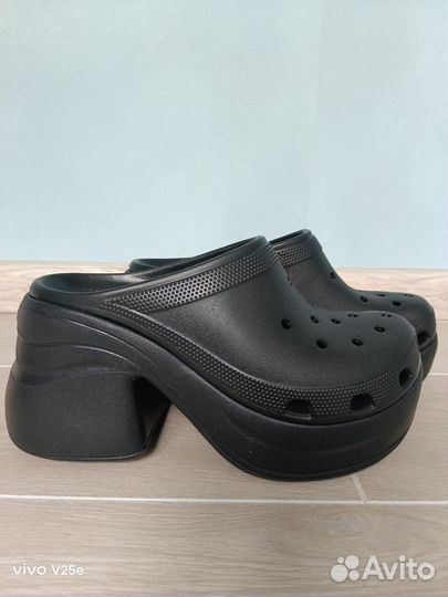 Crocs на каблуке