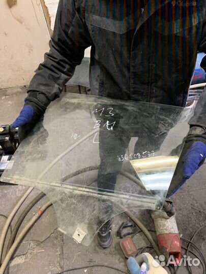 Заднее левое стекло Мазда 3 седан