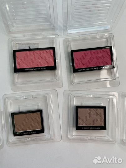 Румяна Burberry Light Glow Blush, тени 103, 202