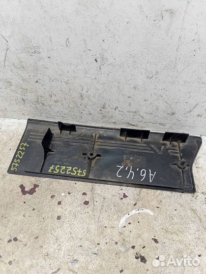 Накладка моторного отсека