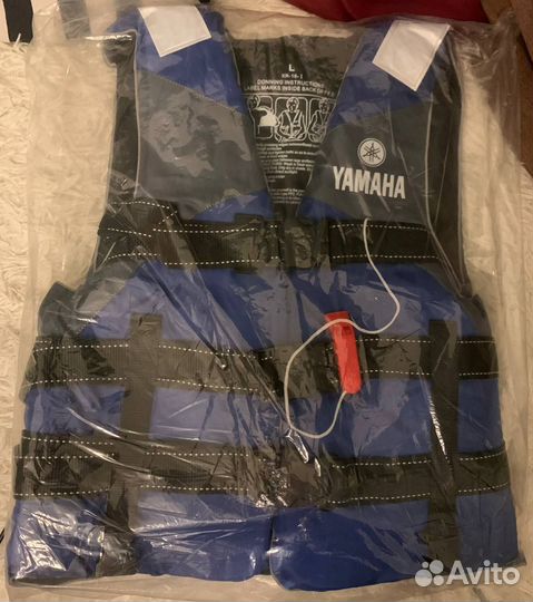 Спасательный жилет для рыбалки Yamaha
