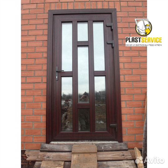 Пластиковые входные двери