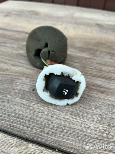 Кнопка стеклоподъемника Renault Megan 2 1.6 2006