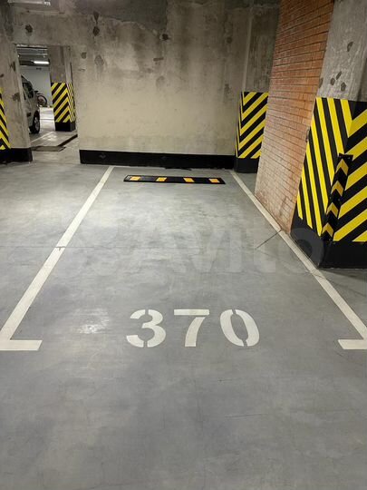 Машиноместо, 14 м²