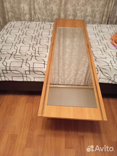 Дверь с зеркалом