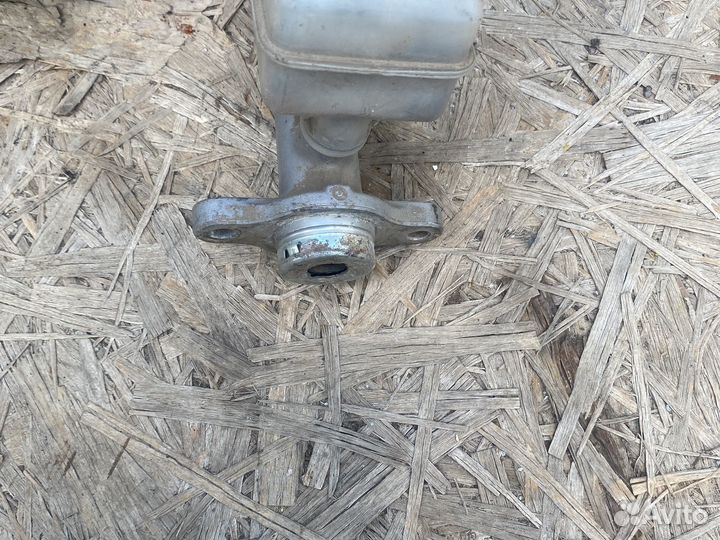 Вакуумный усилитель тормозов Nissan p11