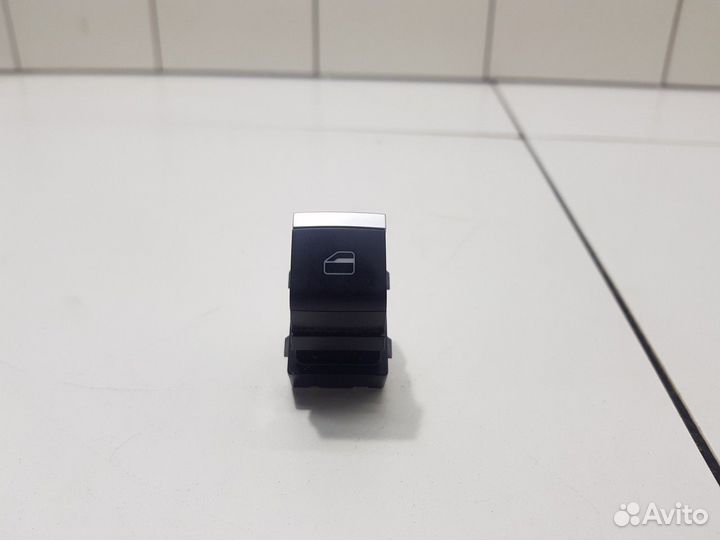 Кнопка стеклоподъемника задняя левая