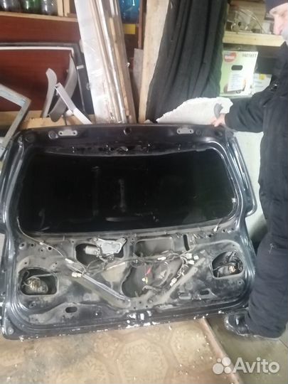 Дверь задняя на тойоту ипсум в 20 кузове