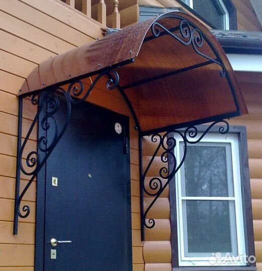 Козырек над дверью/крыльцом