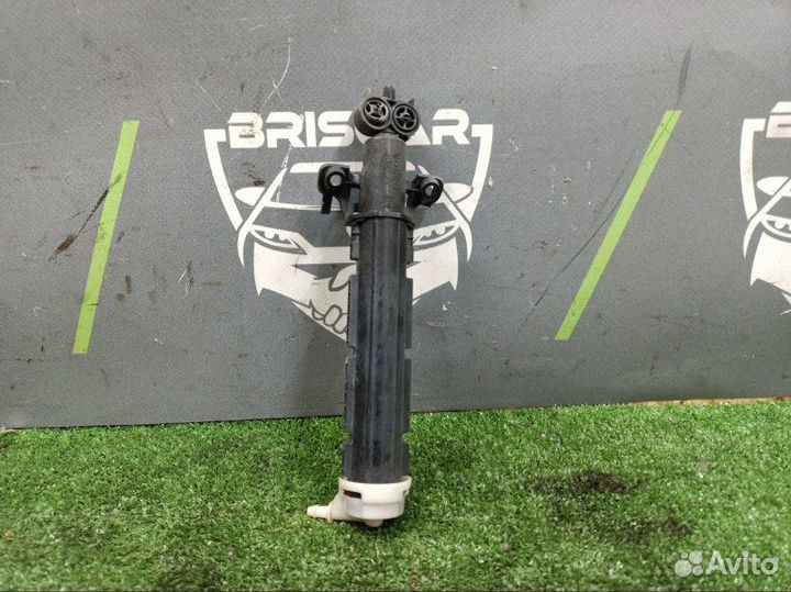 Форсунка омывателя фар передняя правая Volvo S60