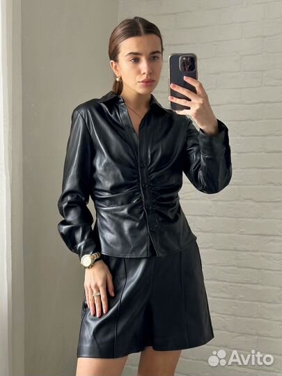 Рубашка из экокожи zara M