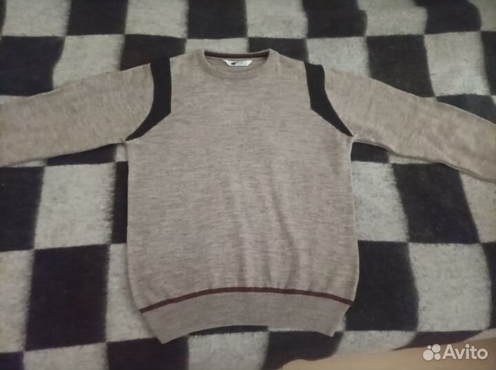 Свитер
