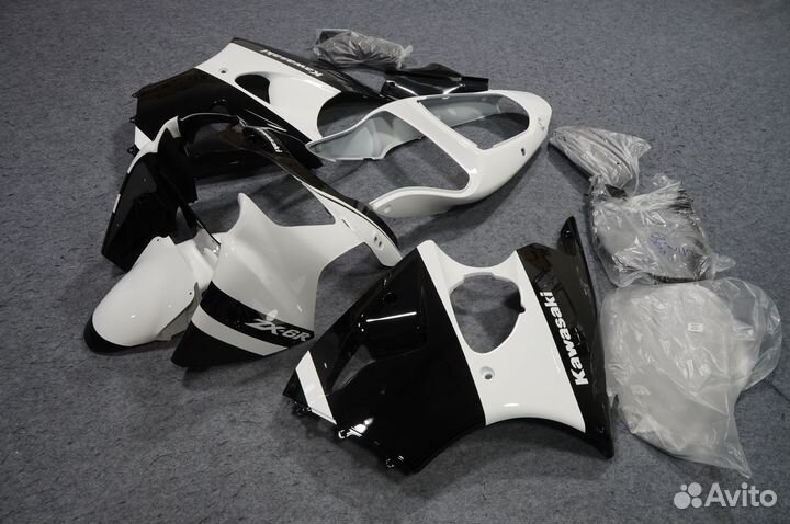 Комплект пластика на Kawasaki ZX-6R 2000-2002