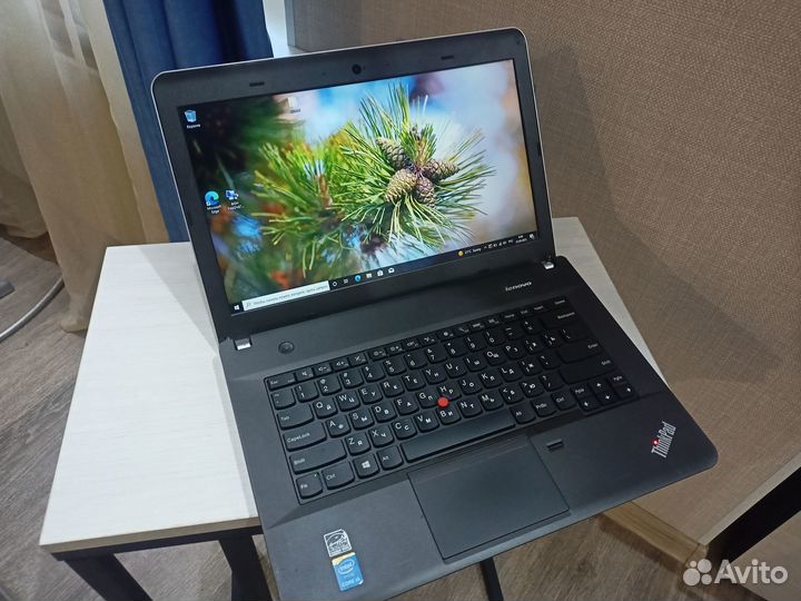 Lenovo Intel i5/8gb/SSD