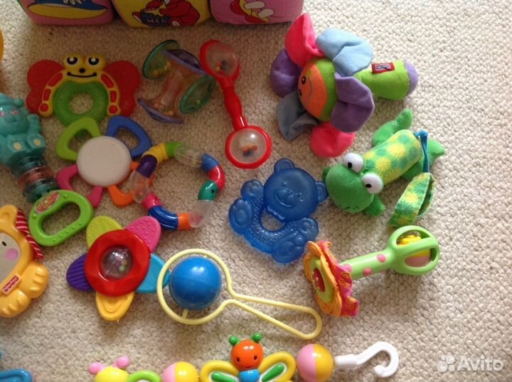 Игрушки для малыша первого года жизни