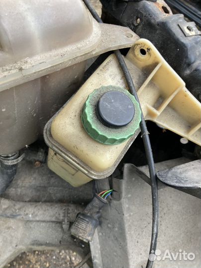 Бачок гидроусилителя Ауди 80 b4